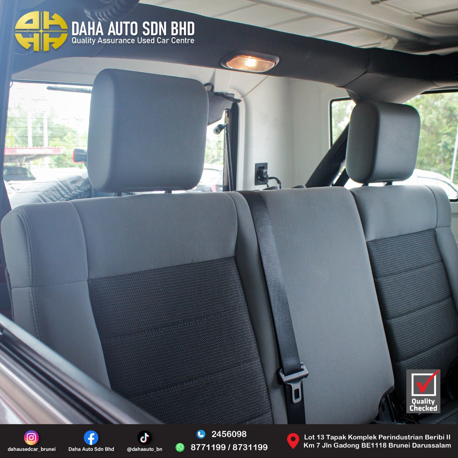 JEEP WRANGLER UNLIMITED SAHARA 3.8 (A) 2011